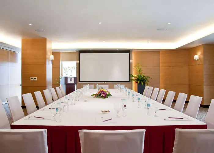 Quest & Conference Center Hotel