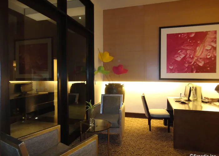 Quest & Conference Center Hotel